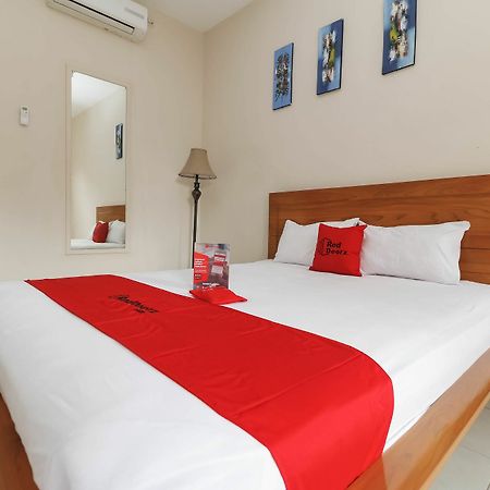 Reddoorz Plus Near Cibubur Junction Yakarta Exterior foto