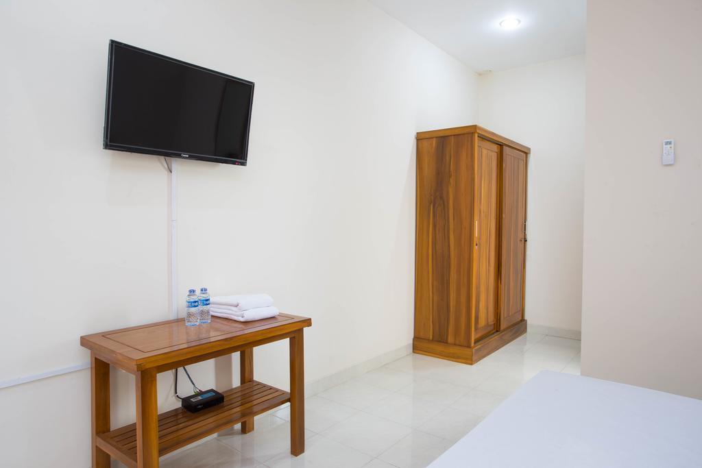 Reddoorz Plus Near Cibubur Junction Yakarta Exterior foto